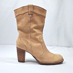 Born polkadot Tan Suede Boots Size 10